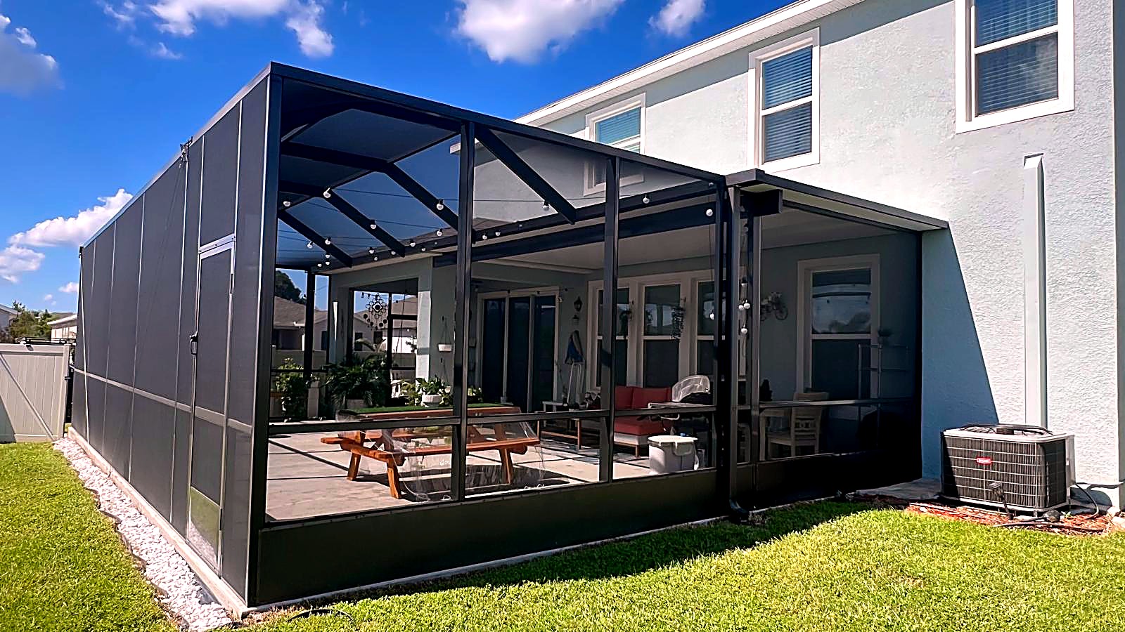 Screened lanai, side view — Tampa Bay, FL